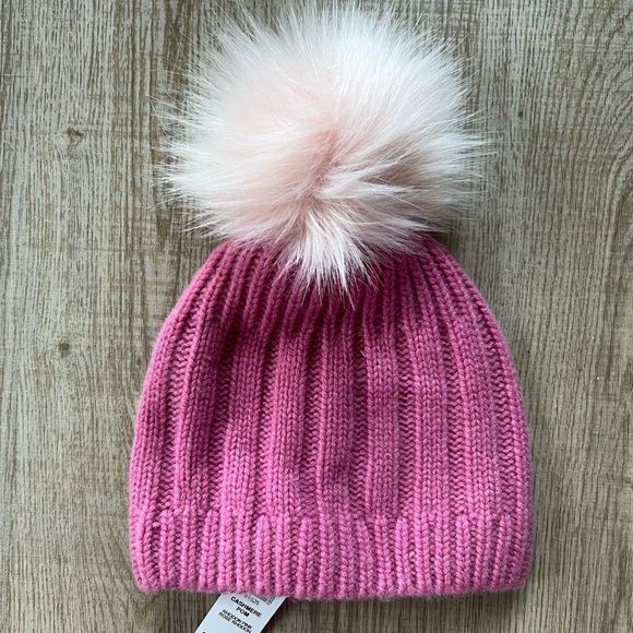 Aritzia Pom Pom hat never worn - Picture 1 of 1